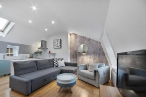 King's Cross Penthouse by MoreThanStays